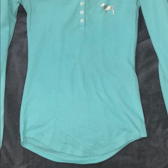 PINK Victoria’s Secret long sleeve, size small - Picture 2 of 4